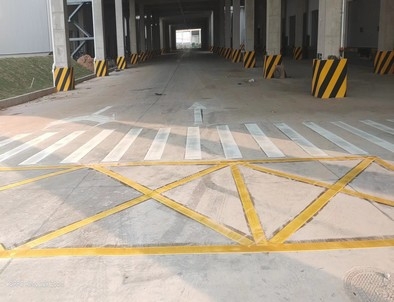 咸宁咸宁厂区道路标线施工